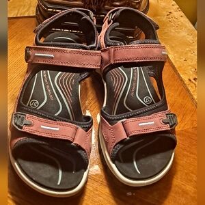🚶🏼‍♀️Ecco womens Yucatan Sandal🚶🏼‍♀️